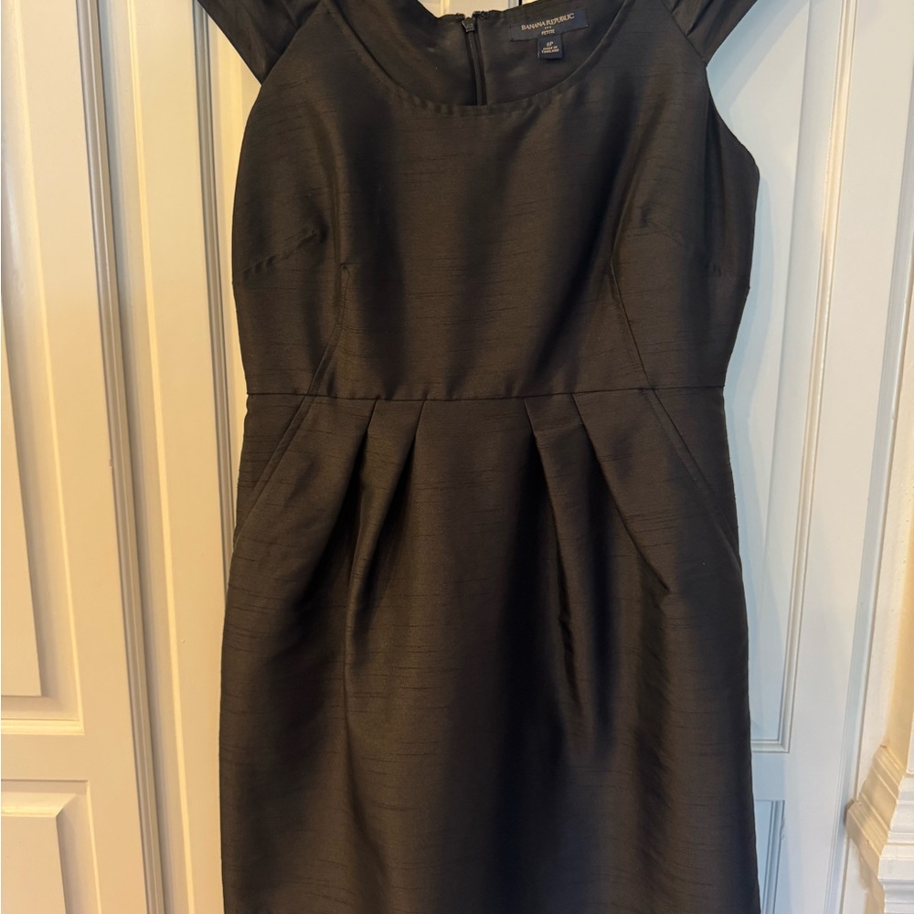 Banana Republic Black Cap Sleeve Sheath Dress